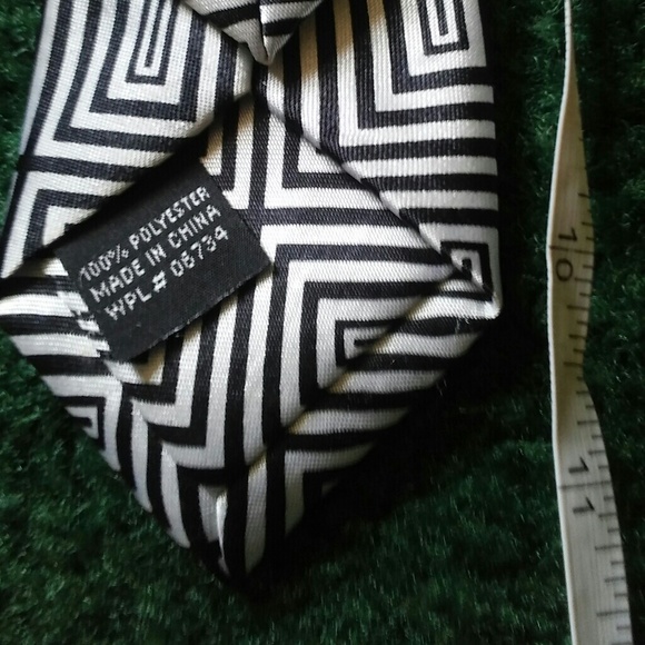 Clip On DressTie - Picture 5 of 5